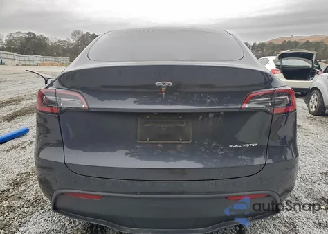 2024 Tesla Model Y z USA, uszkodzony, nr VIN 7SAYGDEEXRF991929